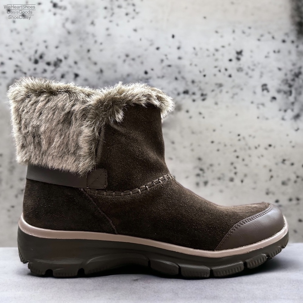 NIB Skechers Relaxed Fit Easy Going Quantum Pull on Boots Chocolate Suede - Picture 5 of 12